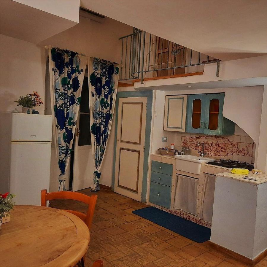 La Casa A Balconcino Lägenhet Gaeta Exteriör bild